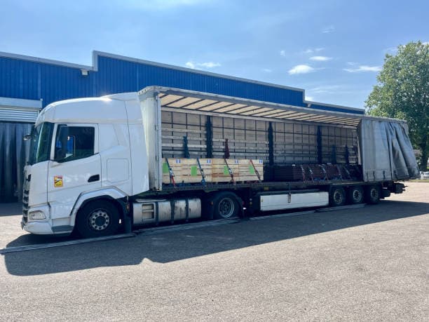 Vende-se empresa de transporte internacional ligando Portugal e França