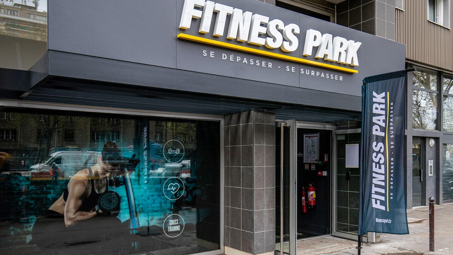 Fundo norte americano Providence Equity proprietário da rede de ginásio espanhola "VivaGym que por sua vez é dona da portuguesa Fitness Hut" pretende adquirir a francesa Fitness Park por 600 milhões com suporte do JP MORGAN